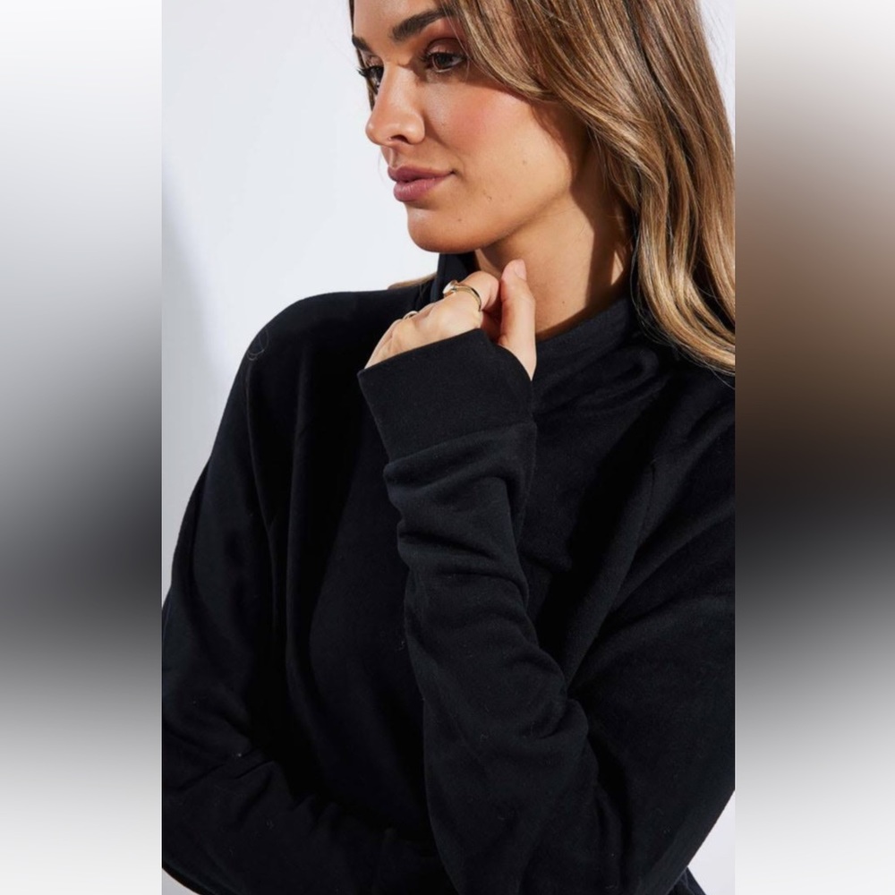 Varley Adkisson Tunic Top Performance Sweatshirt … - image 3